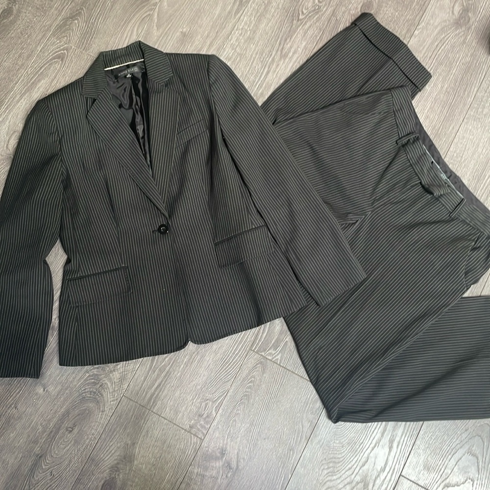 ANNE KLEIN Black white versatile pinstriped one button blazer & pants size 10